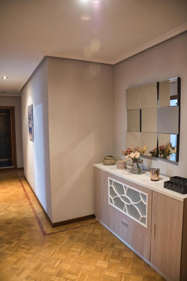 La Villa De Lore, Piso Completo Apto 6 Personas Con Garaje Avilés Esterno foto
