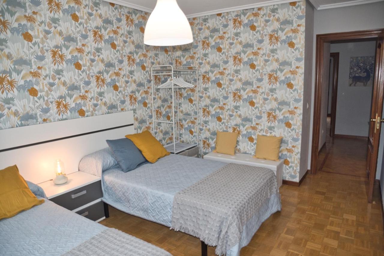 La Villa De Lore, Piso Completo Apto 6 Personas Con Garaje Avilés Esterno foto